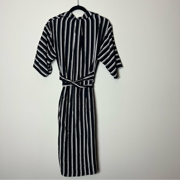 NWT Dress Forum striped short sleeve button-up dress - Picture 4 of 7